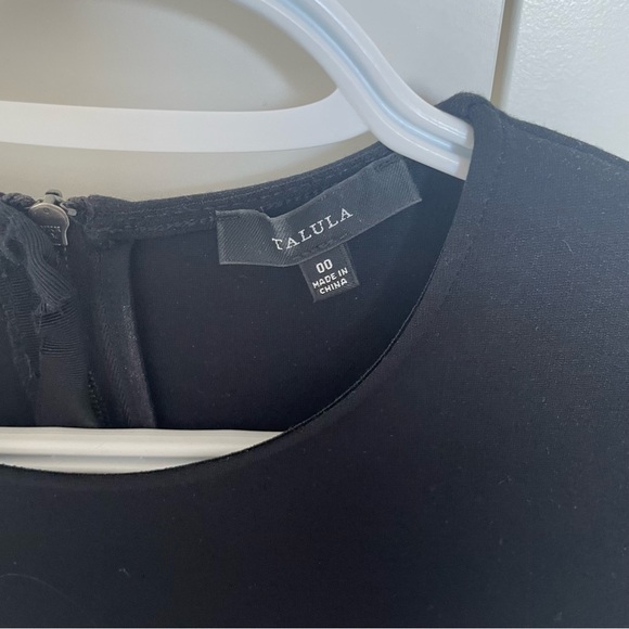 Aritzia black dress with pockets size 00 - Picture 3 of 3